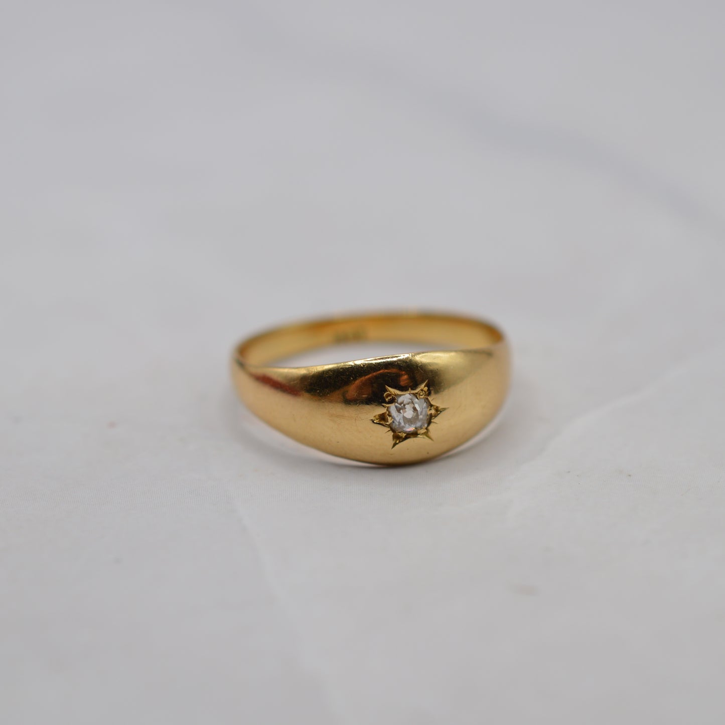 Antique Victorian 18ct Gold Diamond Solitaire Gypsy Ring