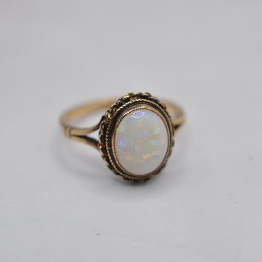 1970s Vintage 9ct Gold Opal Ring with Rope-Twist Detail