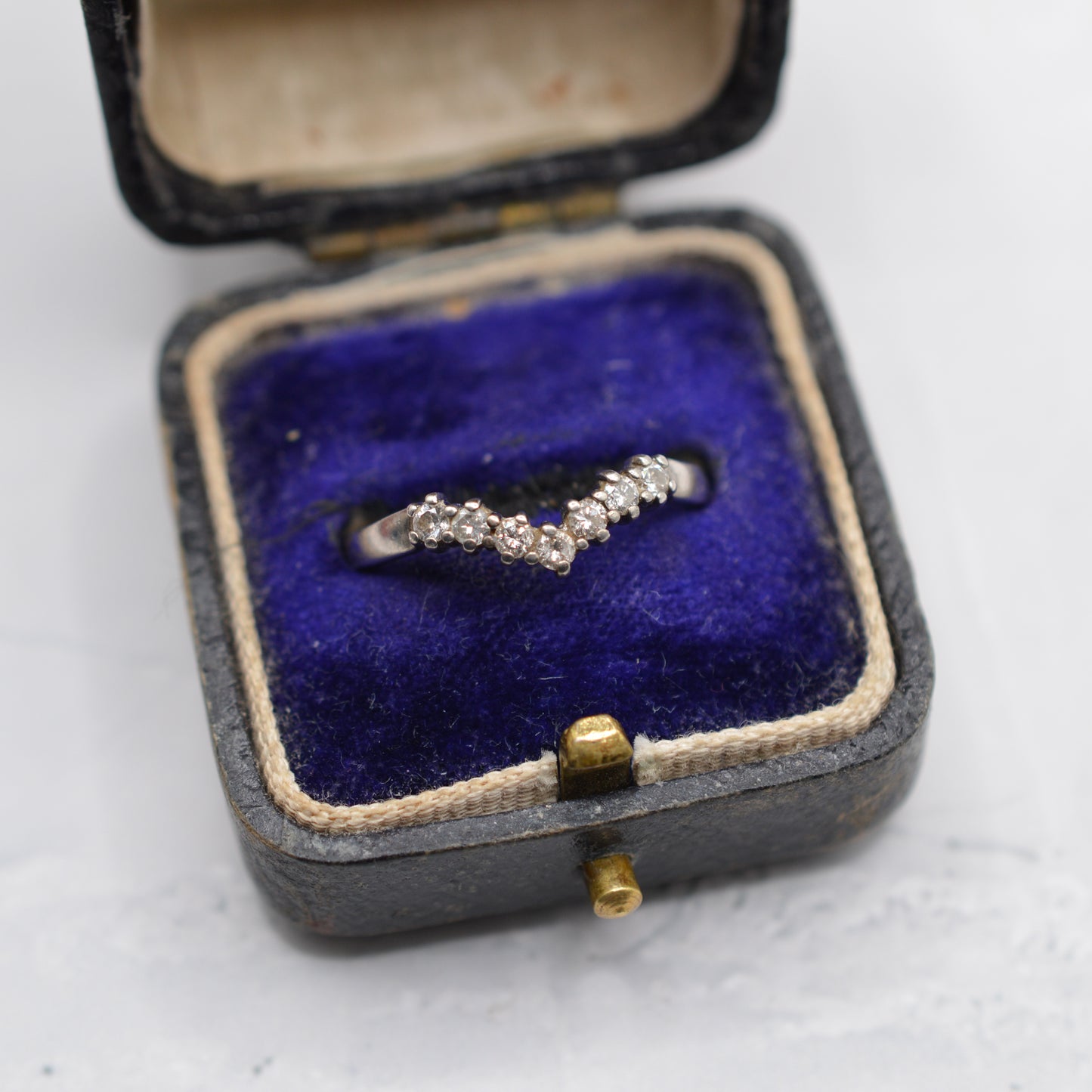 9ct White Gold 0.25ct Diamond Wishbone Ring