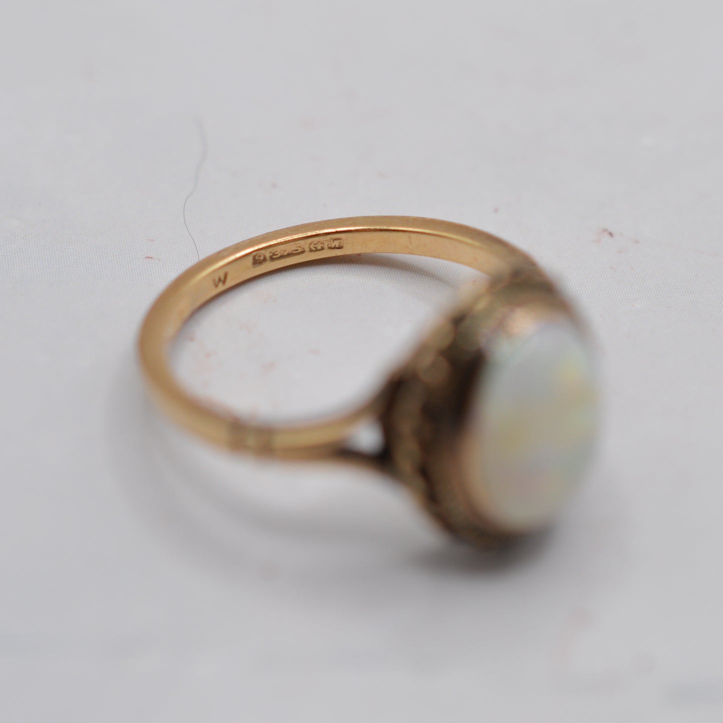 1970s Vintage 9ct Gold Opal Ring with Rope-Twist Detail