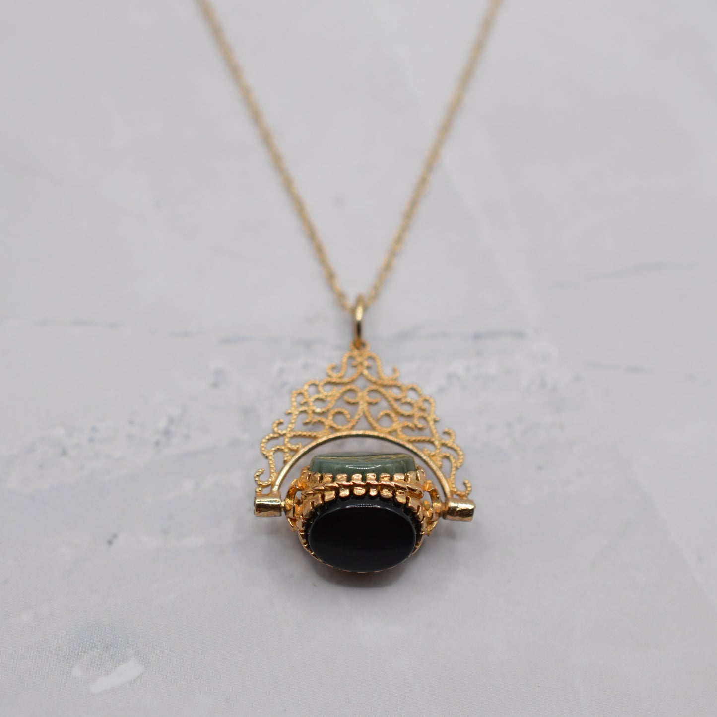 1990s 9ct Gold Swivel Fob Pendant Necklace (18")