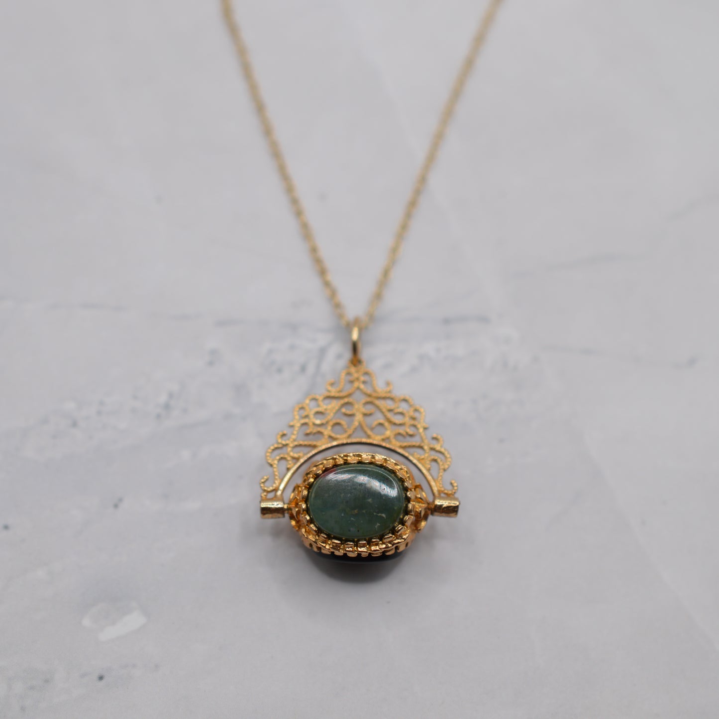 1990s 9ct Gold Swivel Fob Pendant Necklace (18")