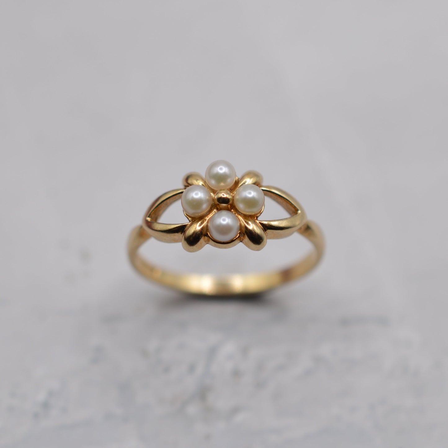 9ct Gold Pearl Floral Cluster Ring