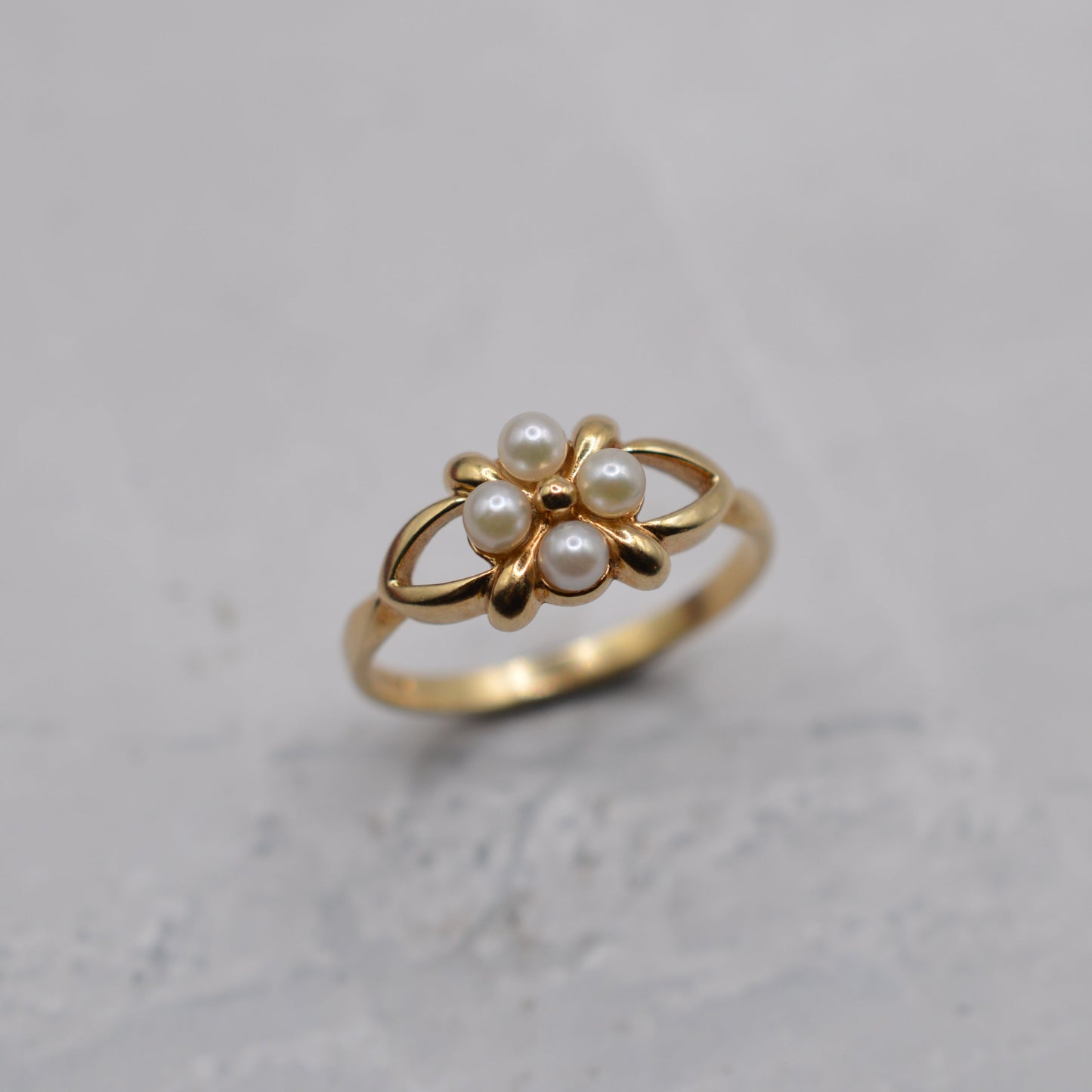 9ct Gold Pearl Floral Cluster Ring