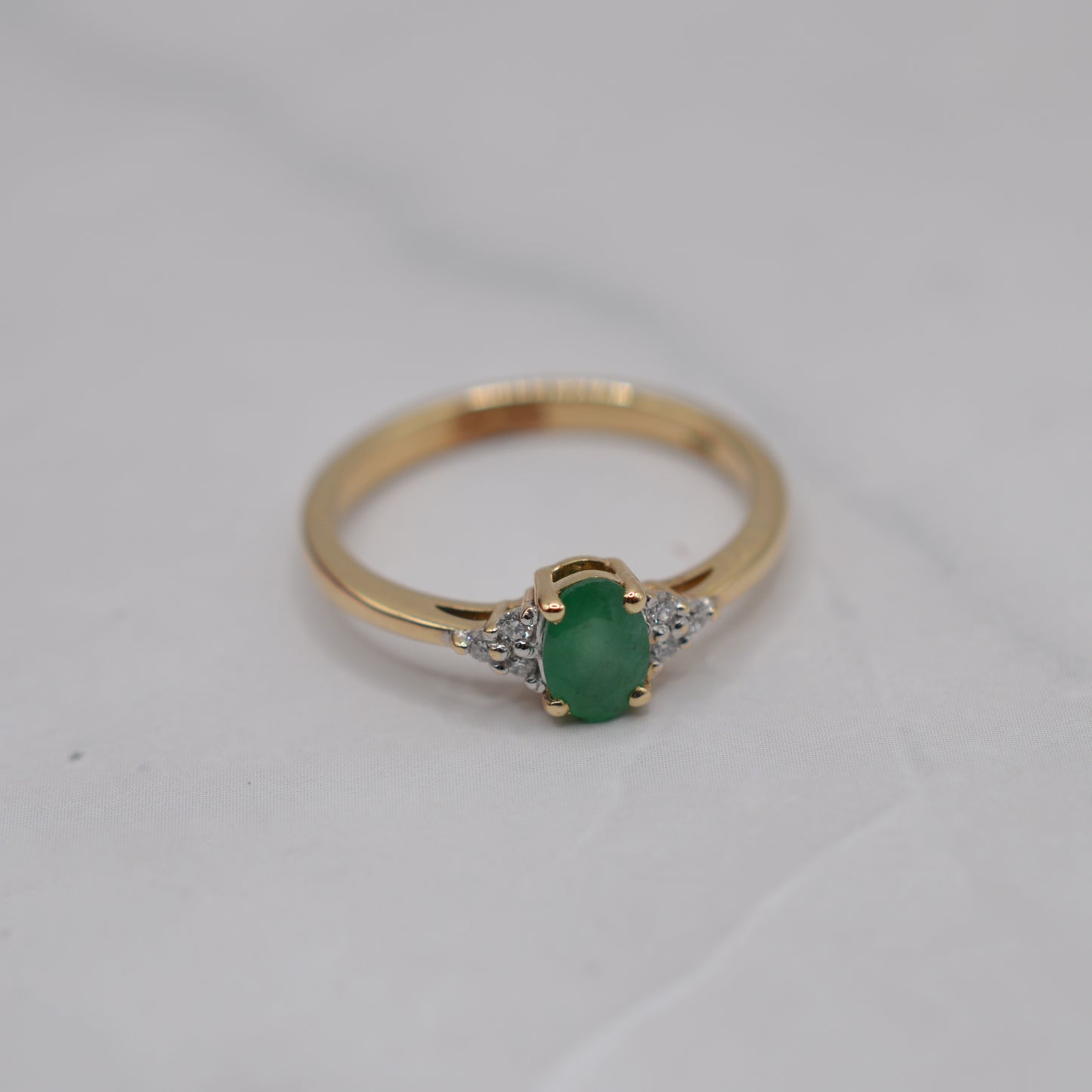 9ct Gold Emerald & Diamond Ring