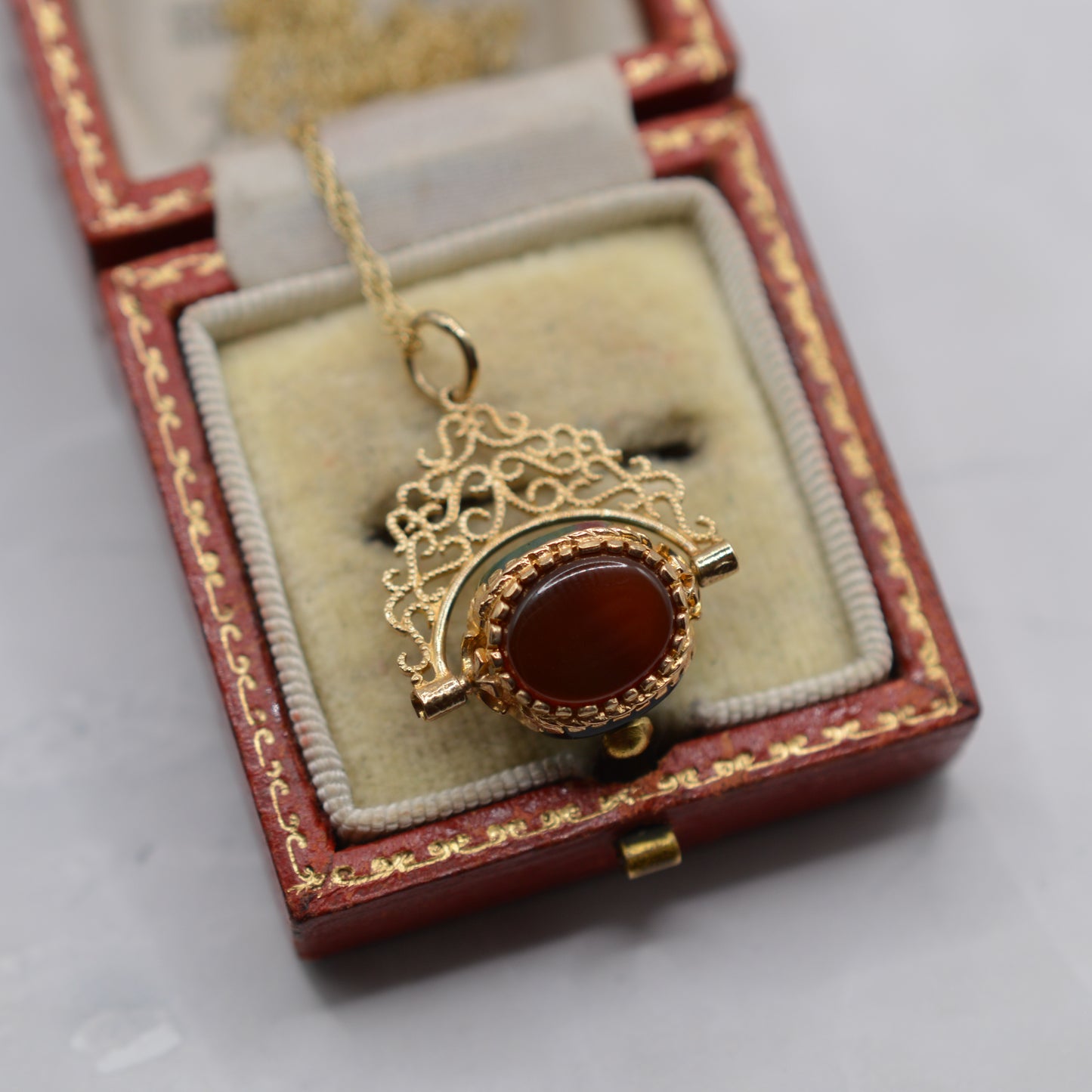 1990s 9ct Gold Swivel Fob Pendant Necklace (18")