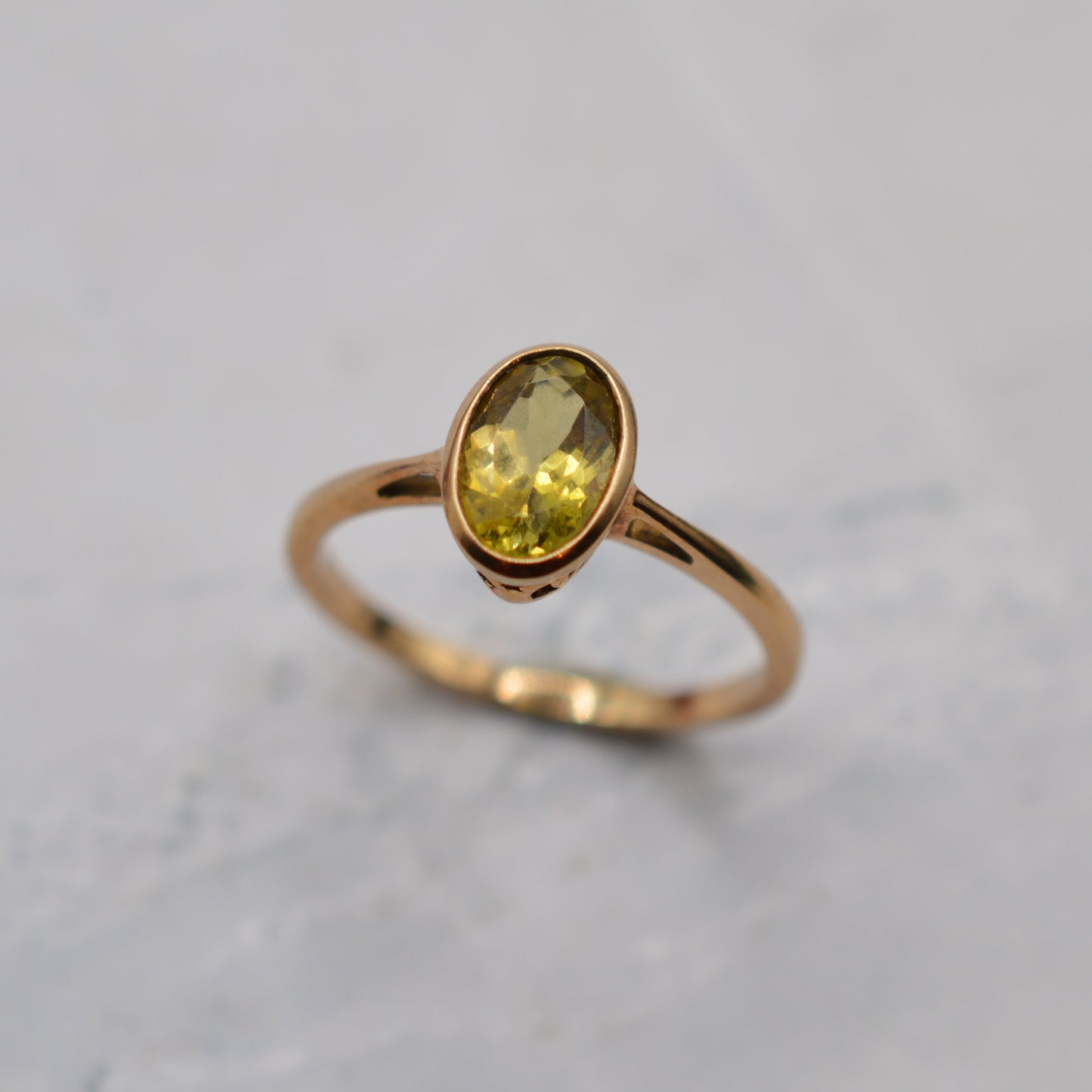 9ct Gold Peridot Solitaire Ring