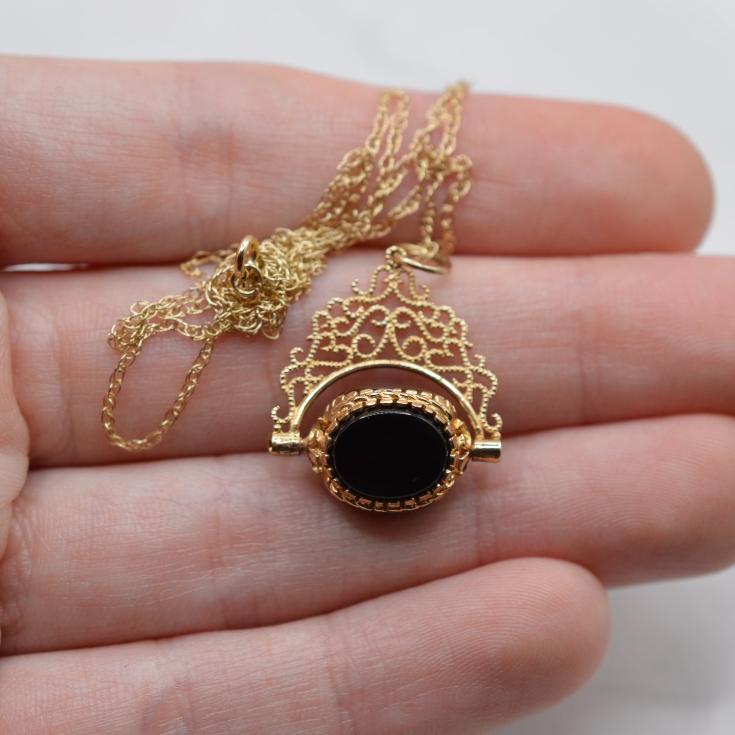 1990s 9ct Gold Swivel Fob Pendant Necklace (18")