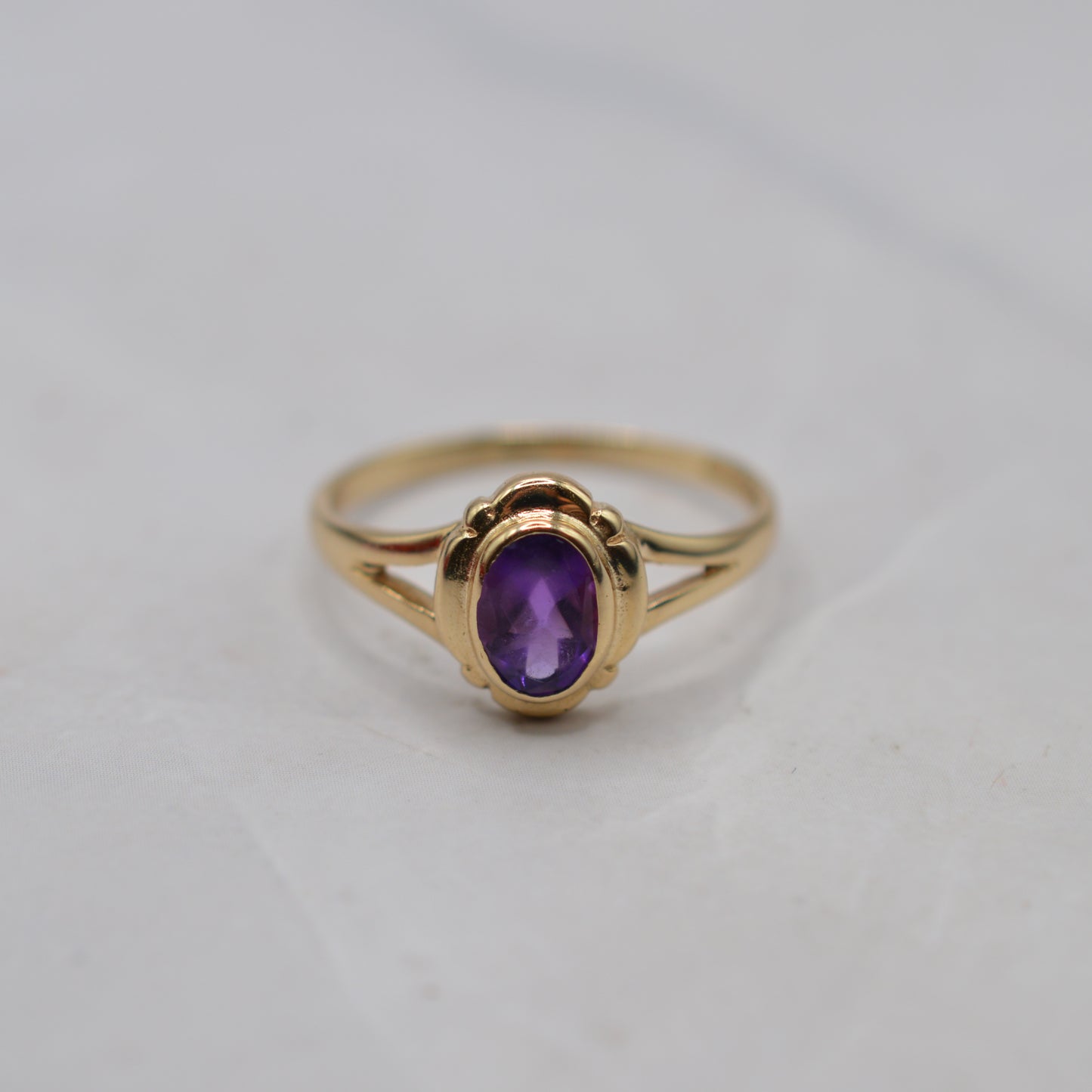 9ct Gold Amethyst Solitaire Ring