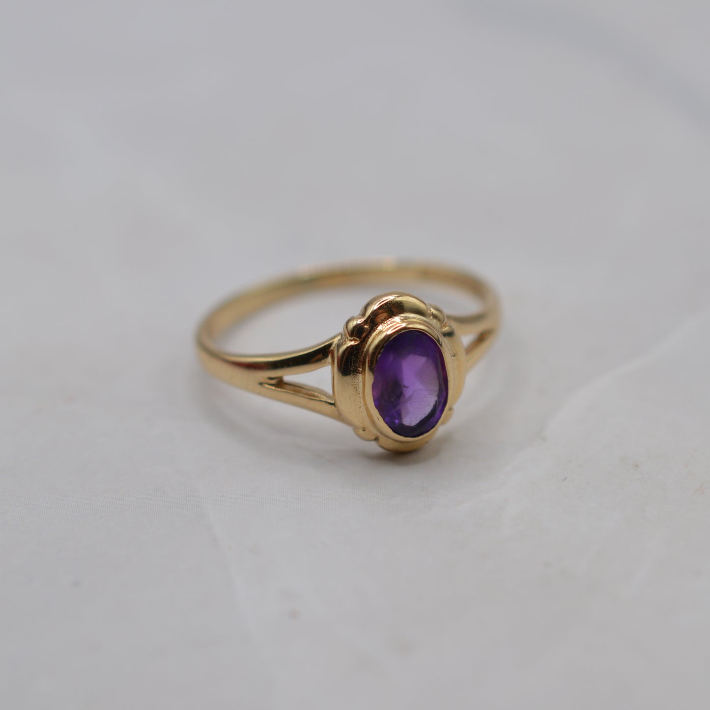 9ct Gold Amethyst Solitaire Ring