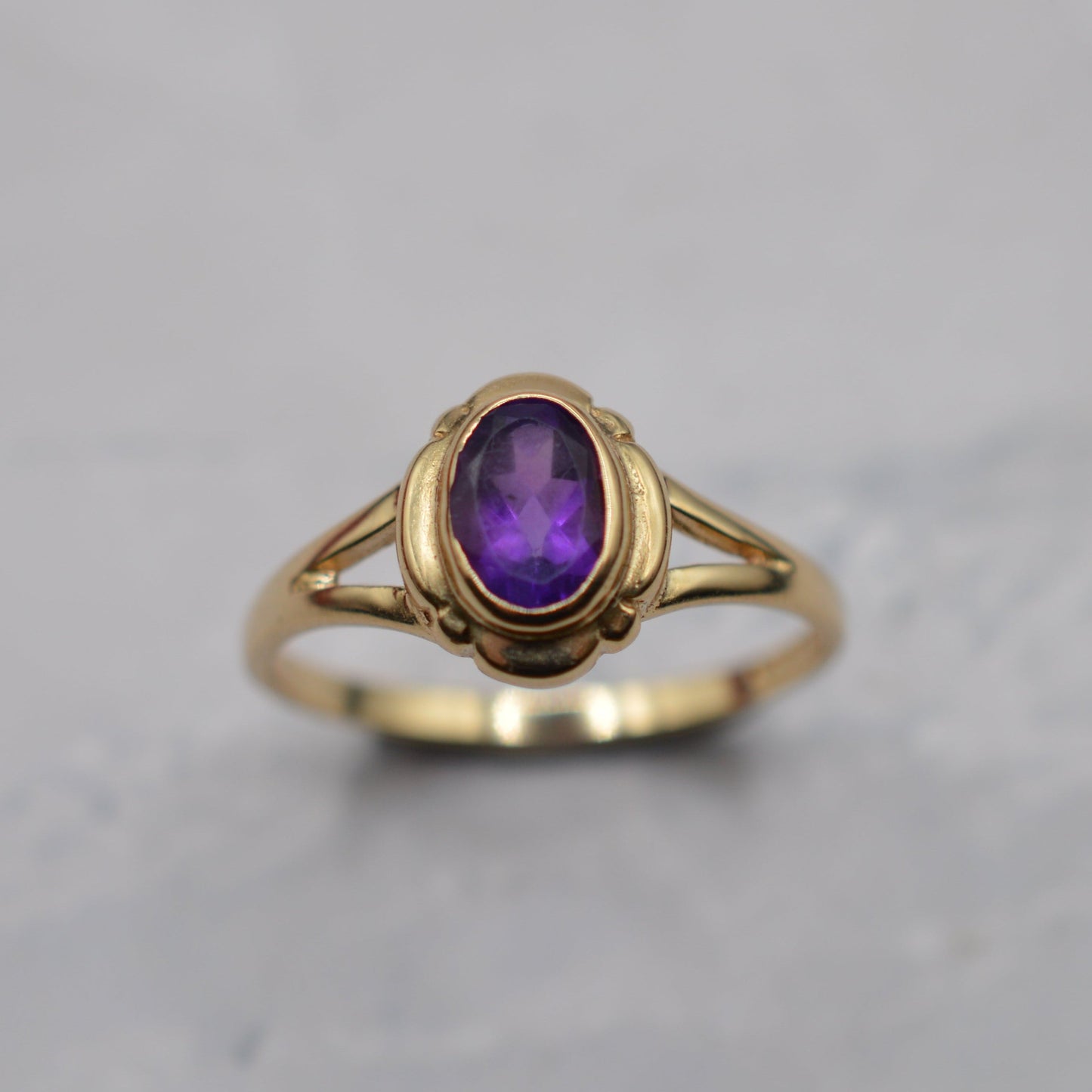 9ct Gold Amethyst Solitaire Ring