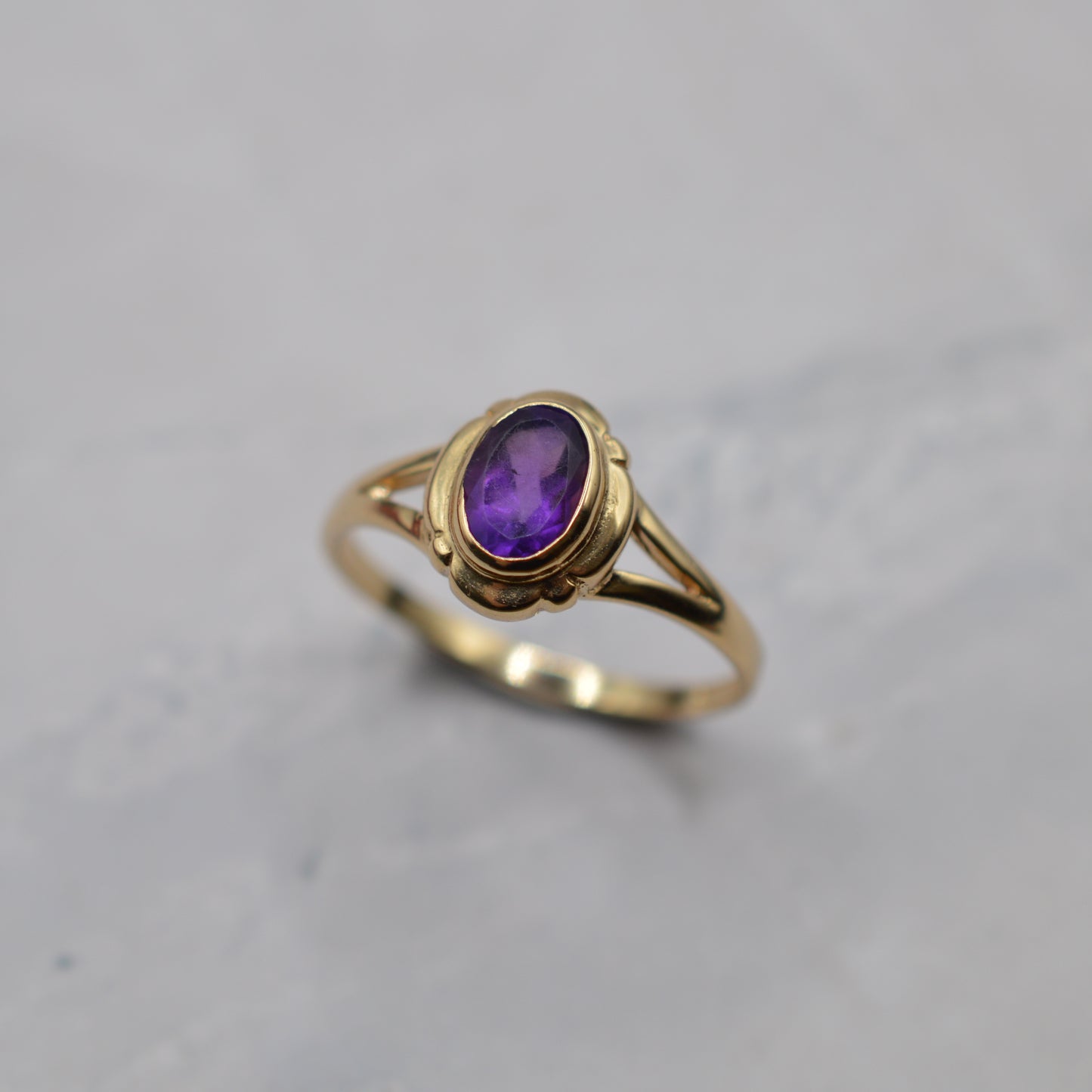 9ct Gold Amethyst Solitaire Ring