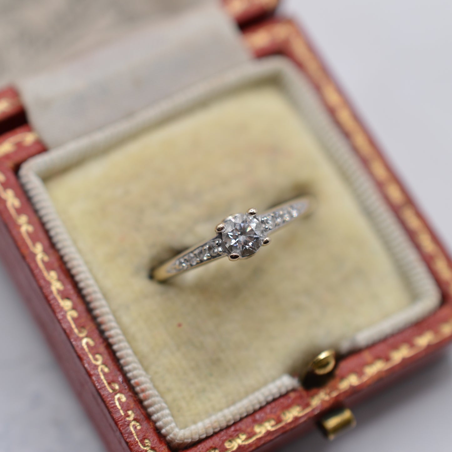 18ct Gold 0.33ct Diamond Ring with Diamond-Set Shoulders