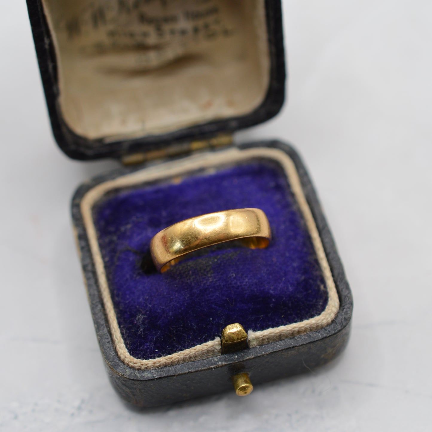 Victorian 1894 22ct Gold Antique Wedding Band Ring