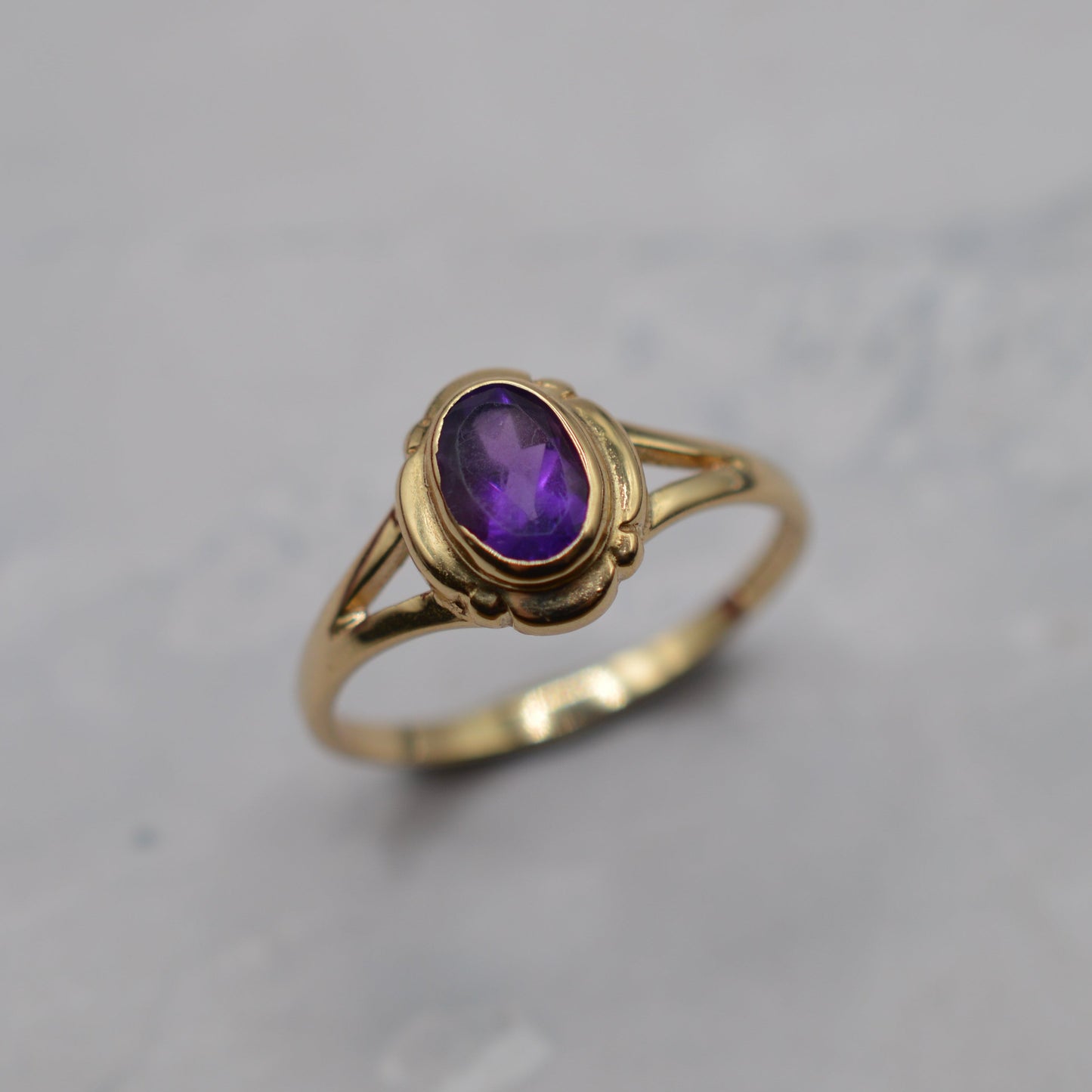 9ct Gold Amethyst Solitaire Ring