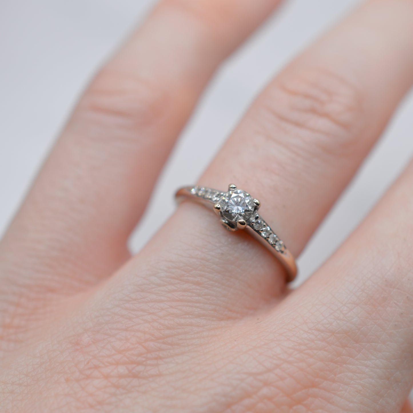 18ct Gold 0.33ct Diamond Ring with Diamond-Set Shoulders