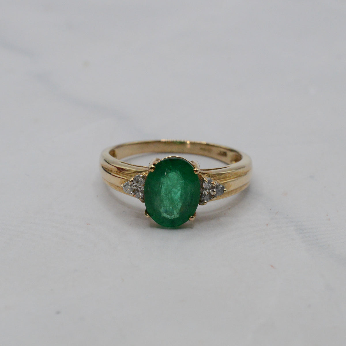 9ct Gold Emerald & Diamond Ring