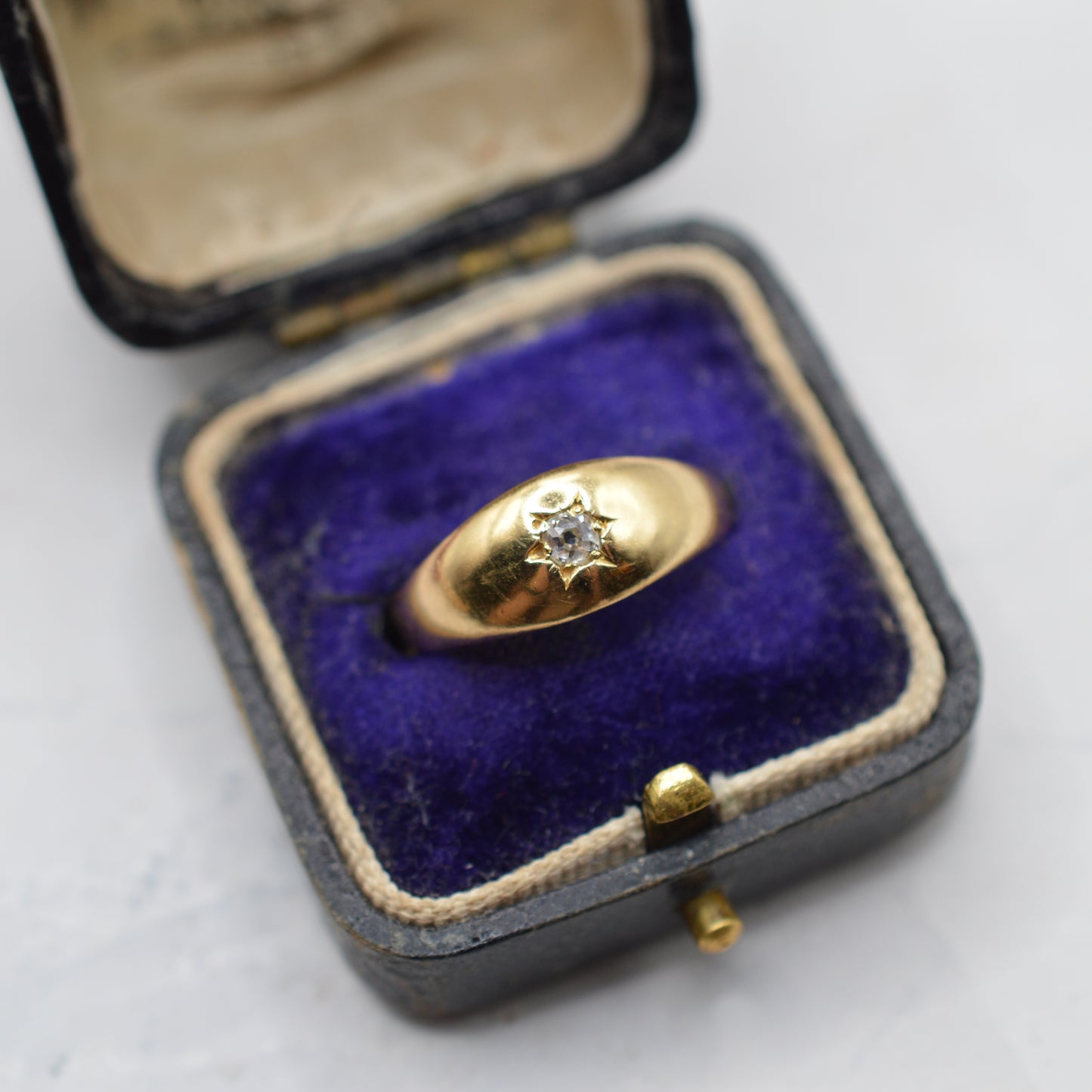 Antique Victorian 18ct Gold Diamond Solitaire Gypsy Ring