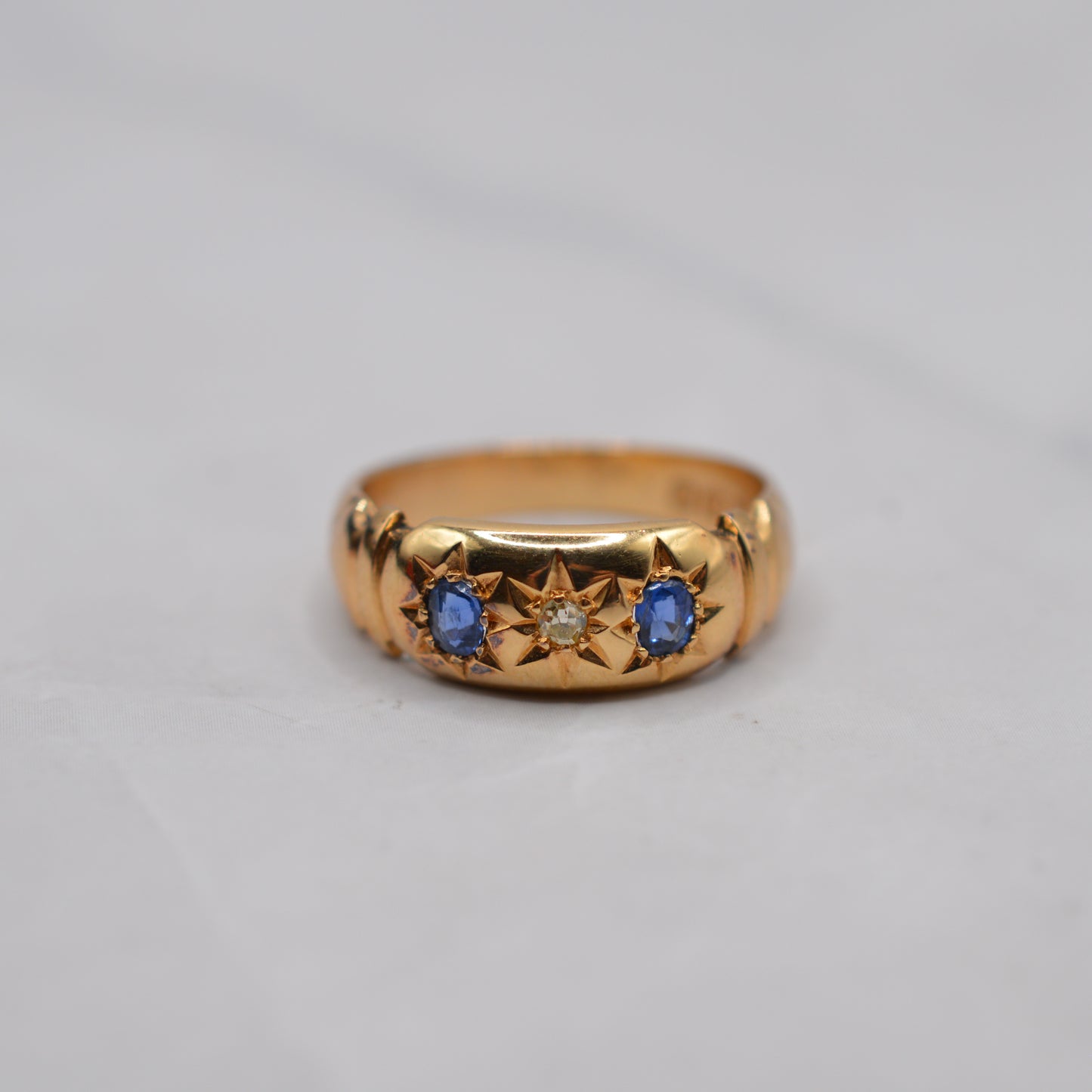 1912 Antique Chunky 18ct Gold Sapphire & Diamond Gypsy Starburst Ring
