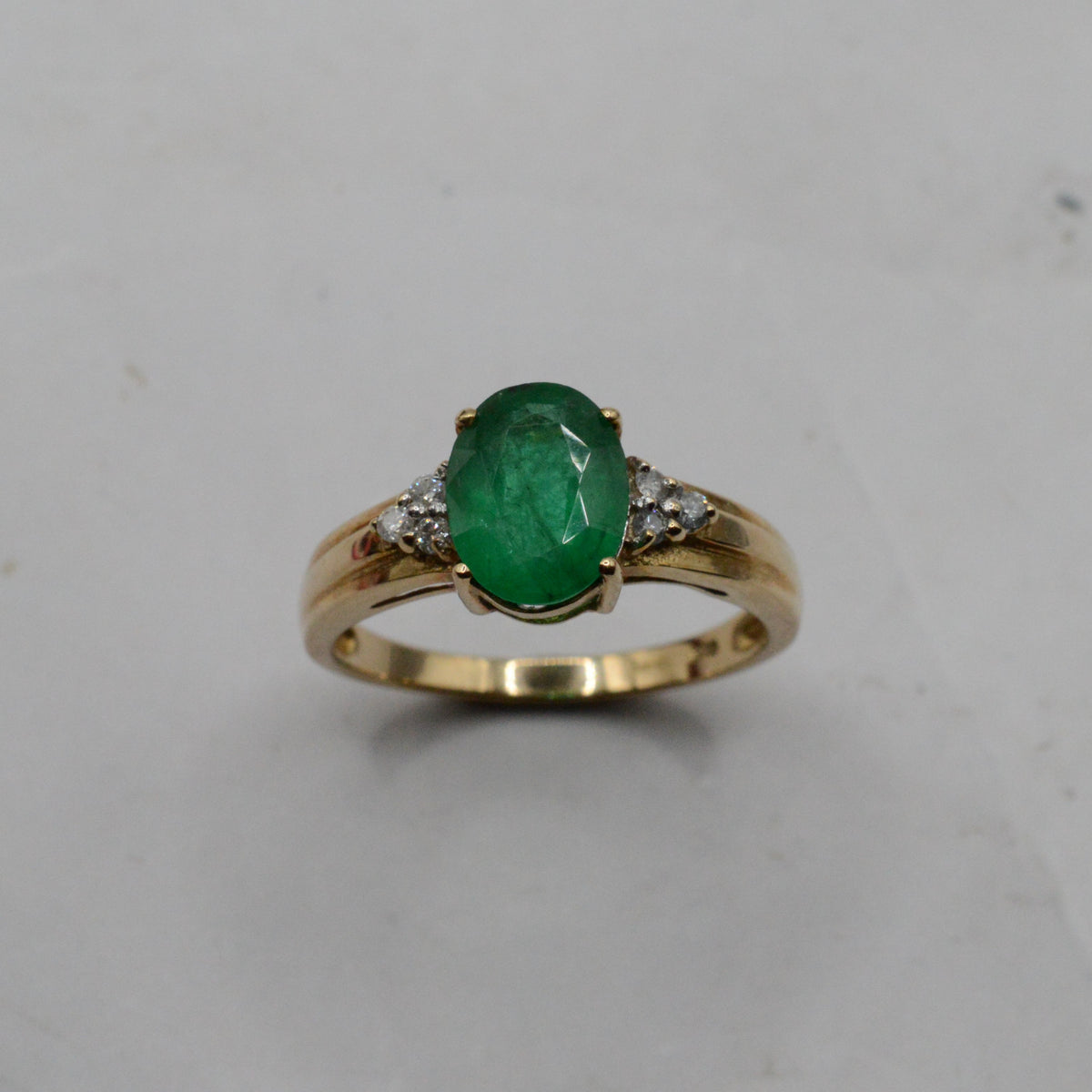 9ct Gold Emerald & Diamond Ring
