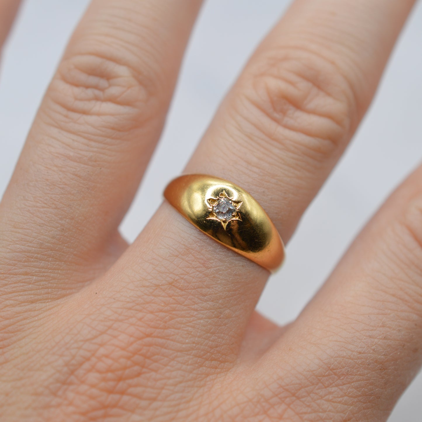 Antique Victorian 18ct Gold Diamond Solitaire Gypsy Ring