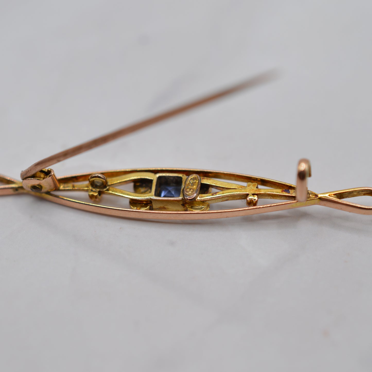 Antique Edwardian 9ct Gold Blue Topaz & Seed Pearl Brooch
