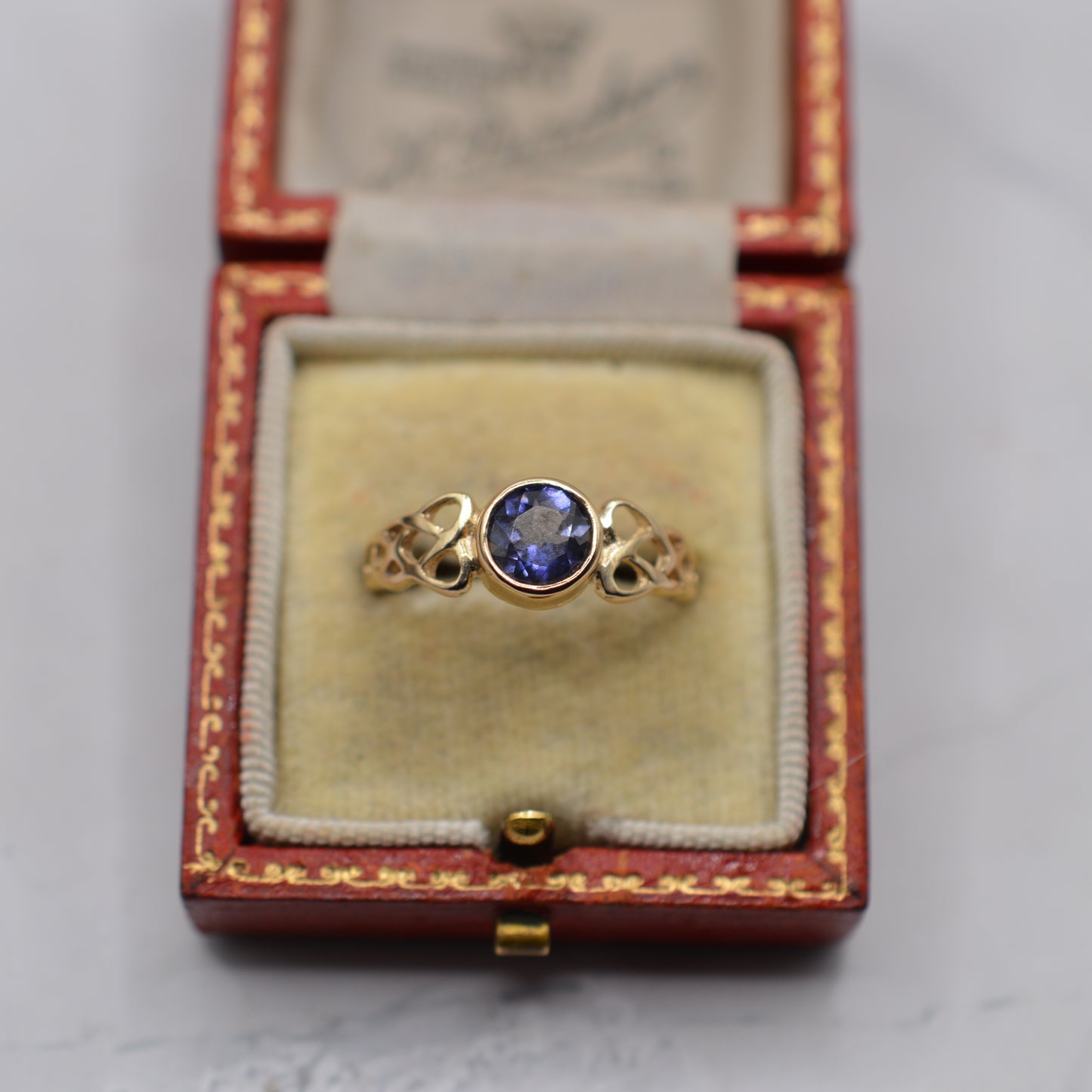 1990s 9ct Gold Iolite Celtic Ring