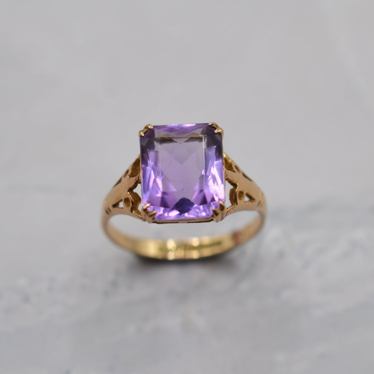 1960s Vintage 9ct Gold Amethyst Solitaire Ring