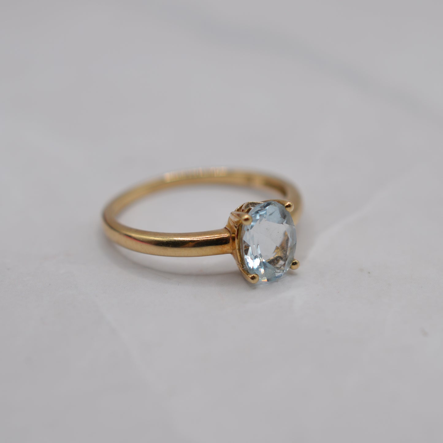 Y2K 9ct Gold Aquamarine Solitaire Ring