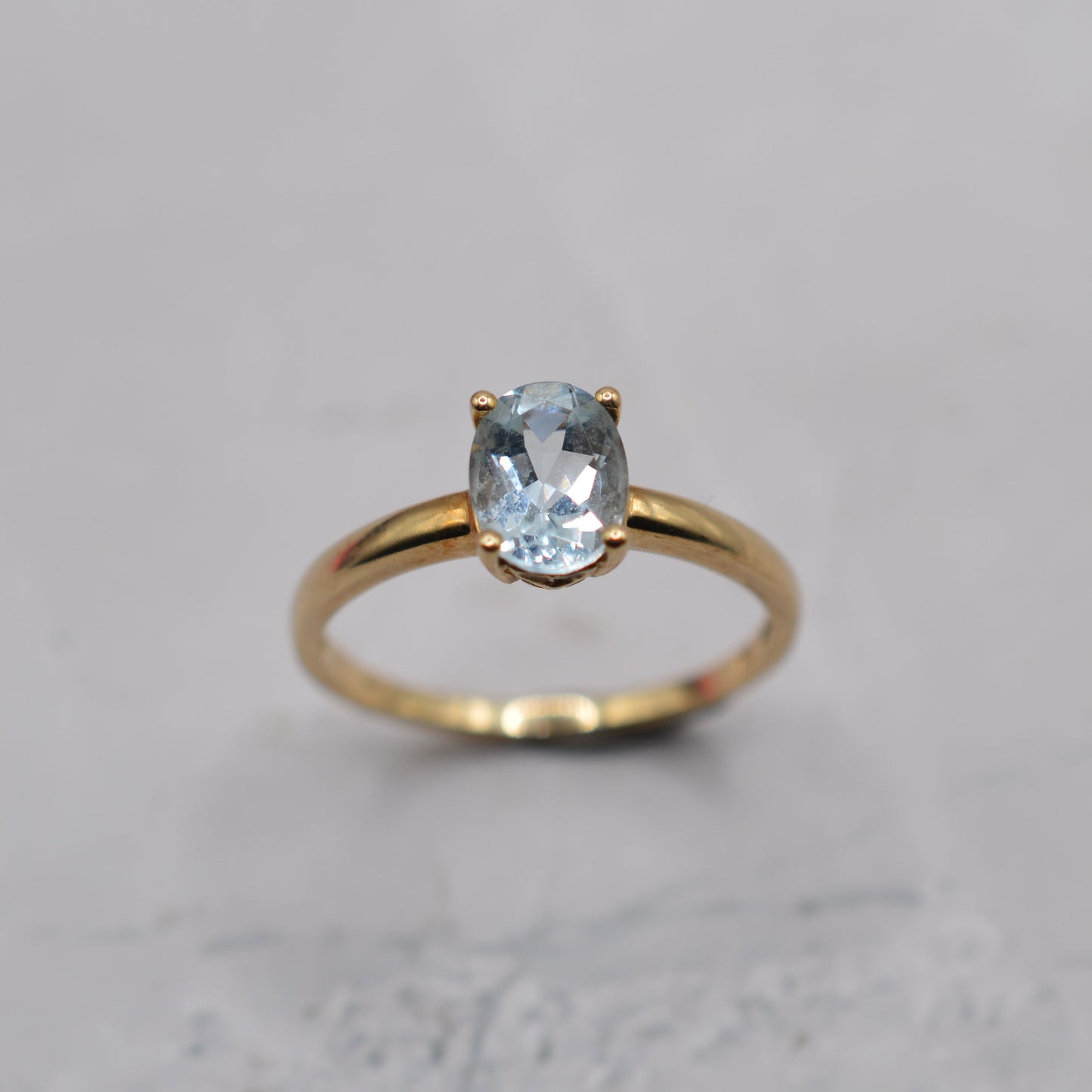 Y2K 9ct Gold Aquamarine Solitaire Ring