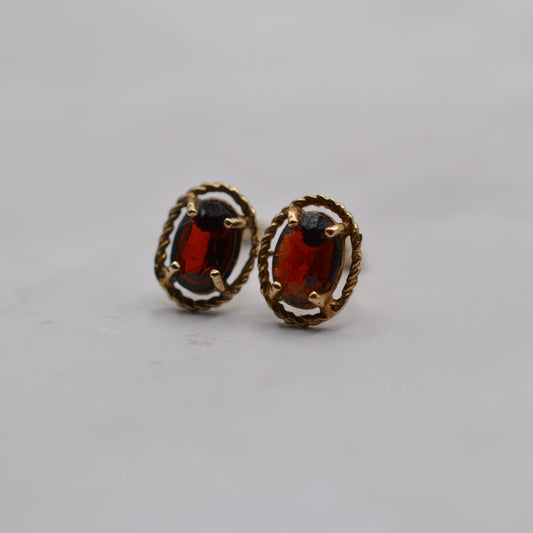 1960s Vintage 9ct Gold Garnet Stud Earrings with Rope-Twist Border