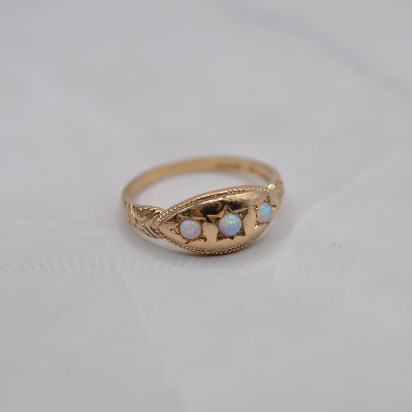 9ct Gold Opal Trilogy Gypsy Ring