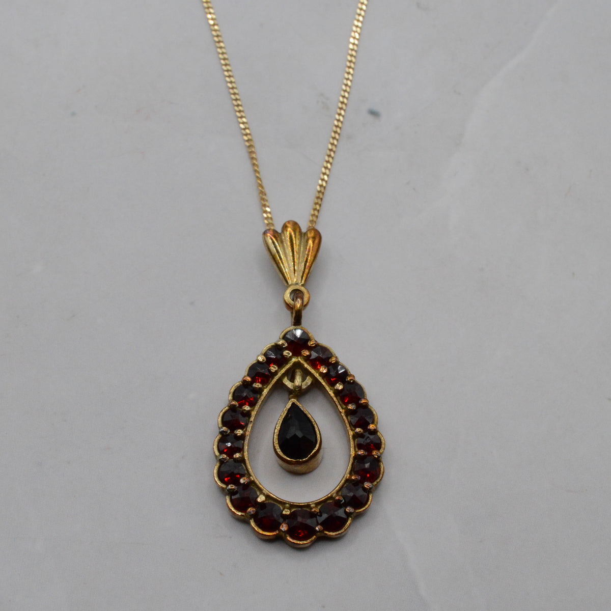 9ct Gold Garnet Drop Cluster Pendant Necklace (18”)