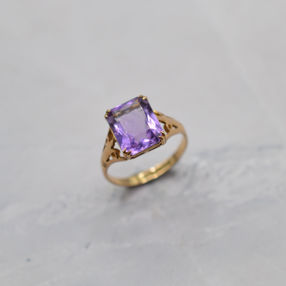 1960s Vintage 9ct Gold Amethyst Solitaire Ring