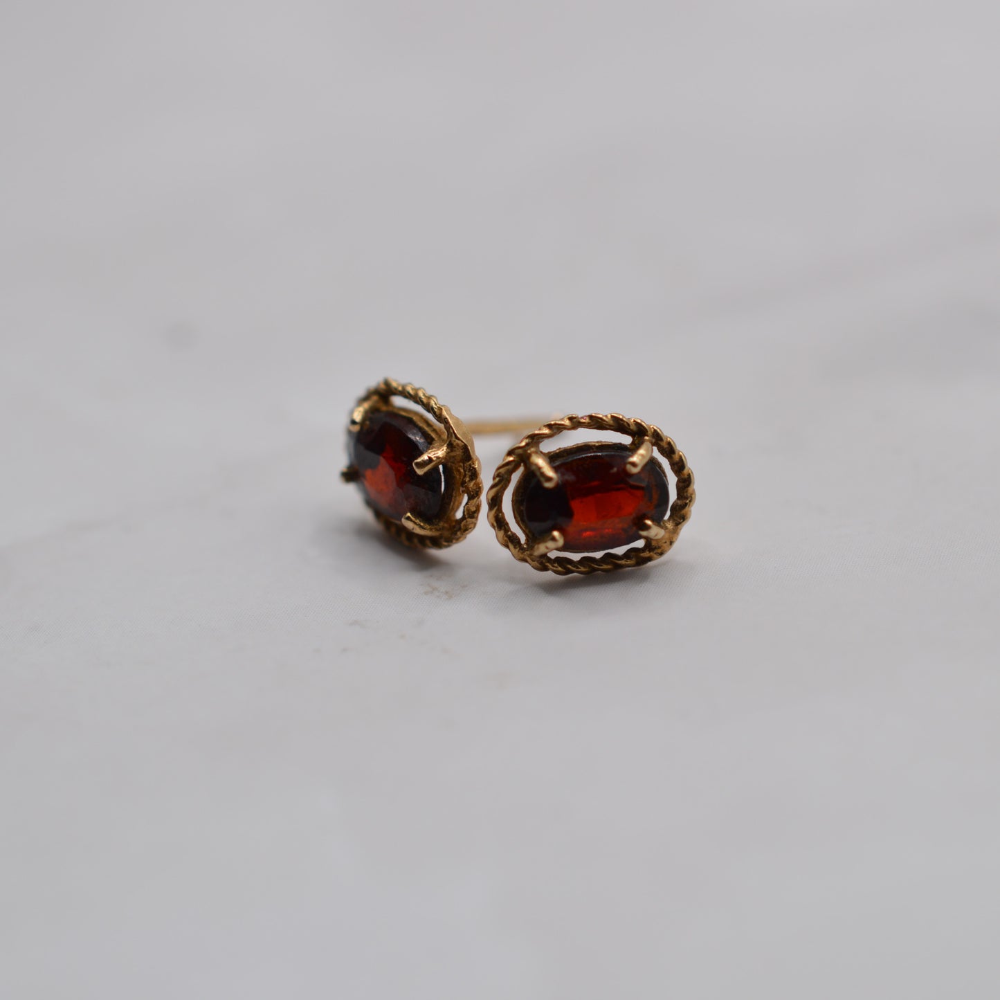 1960s Vintage 9ct Gold Garnet Stud Earrings with Rope-Twist Border