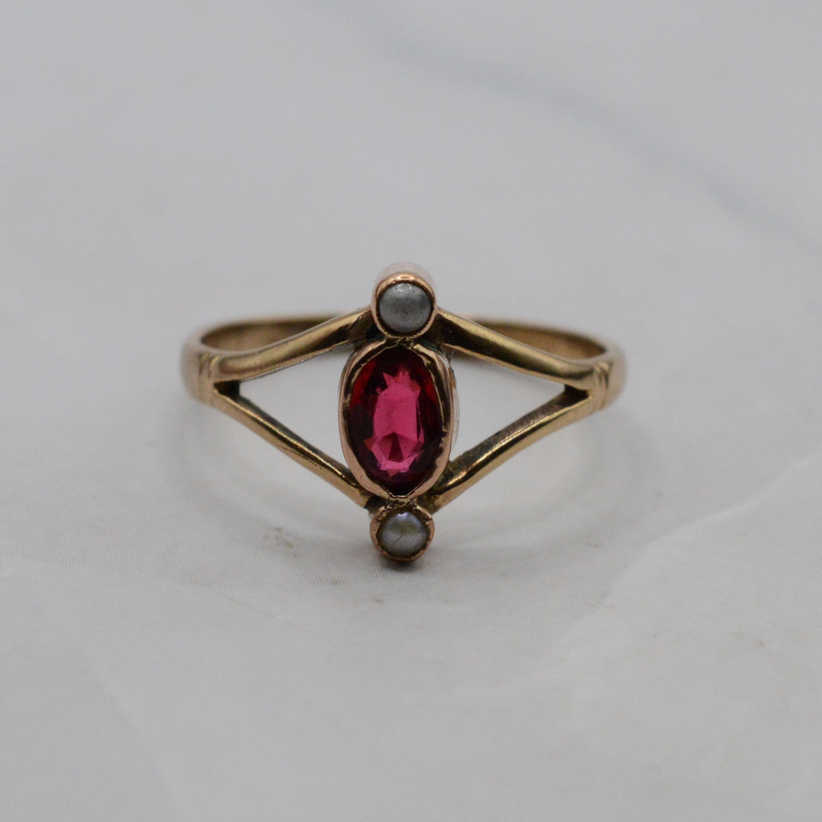 Antique Edwardian 9ct Gold Garnet & Pearl Ring
