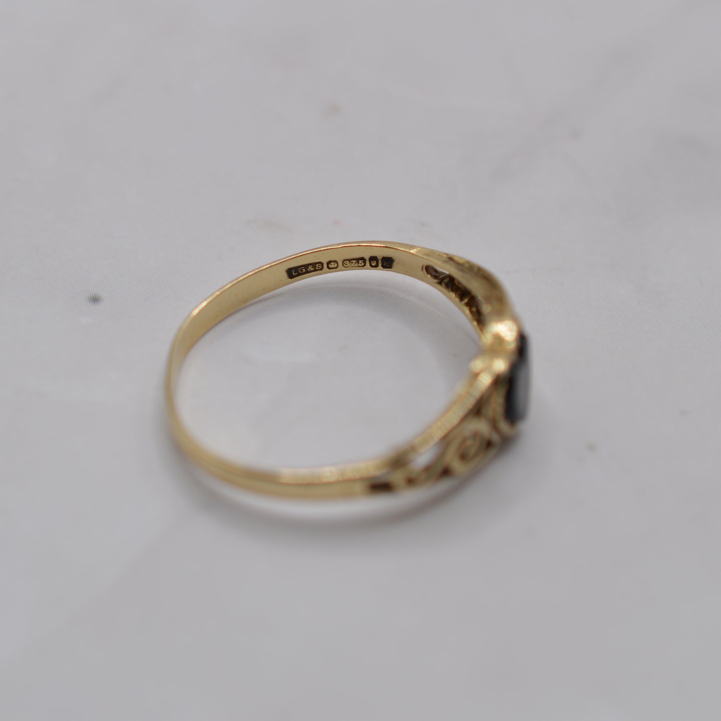 1990s Vintage 9ct Gold Onyx Heart Signet Ring