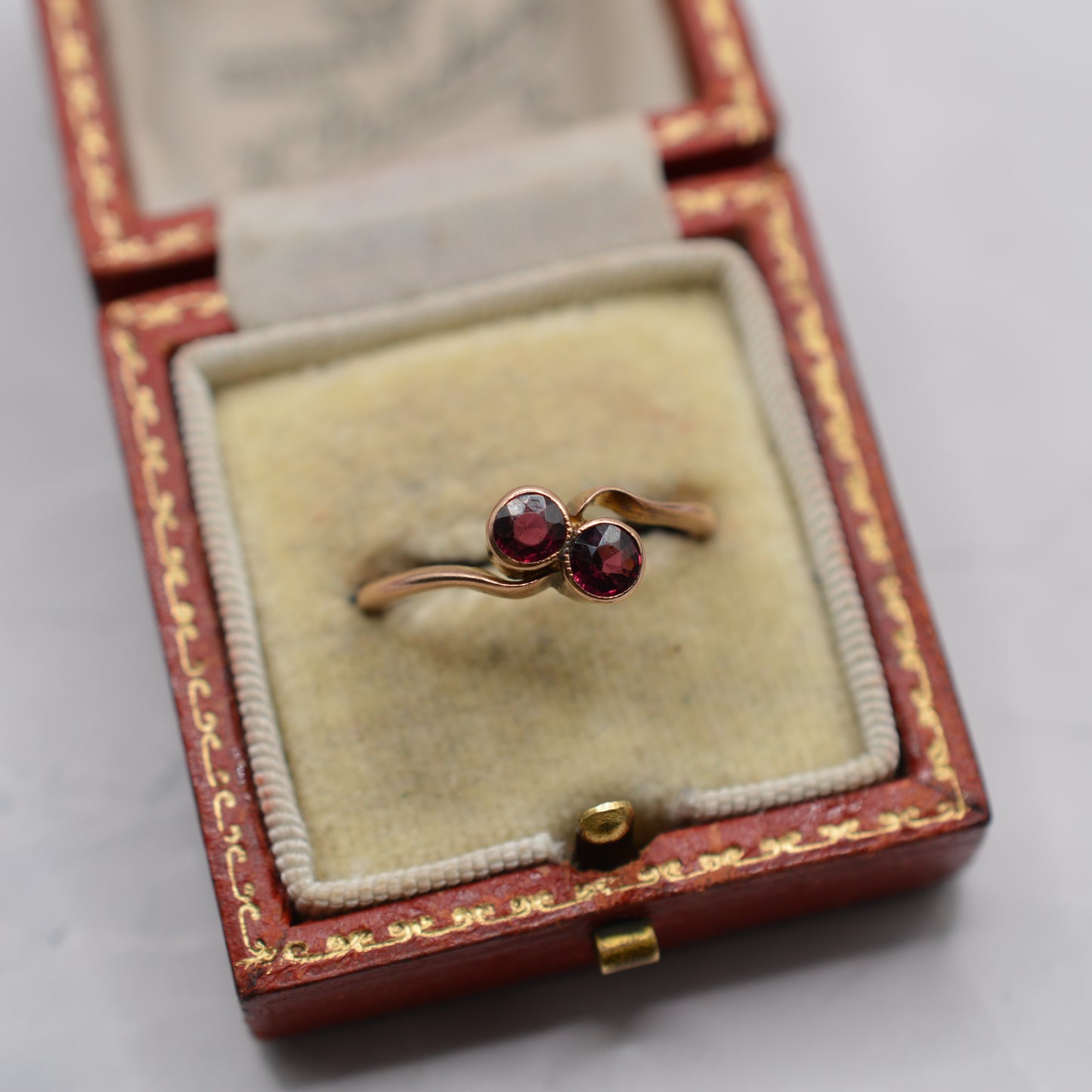 1916 Antique 9ct Gold Garnet Toi-et-Moi Ring