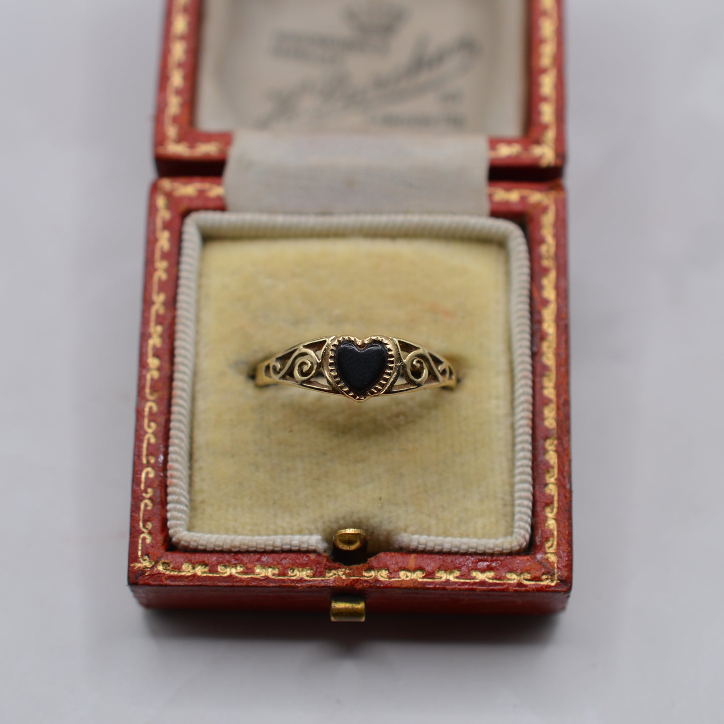 1990s Vintage 9ct Gold Onyx Heart Signet Ring