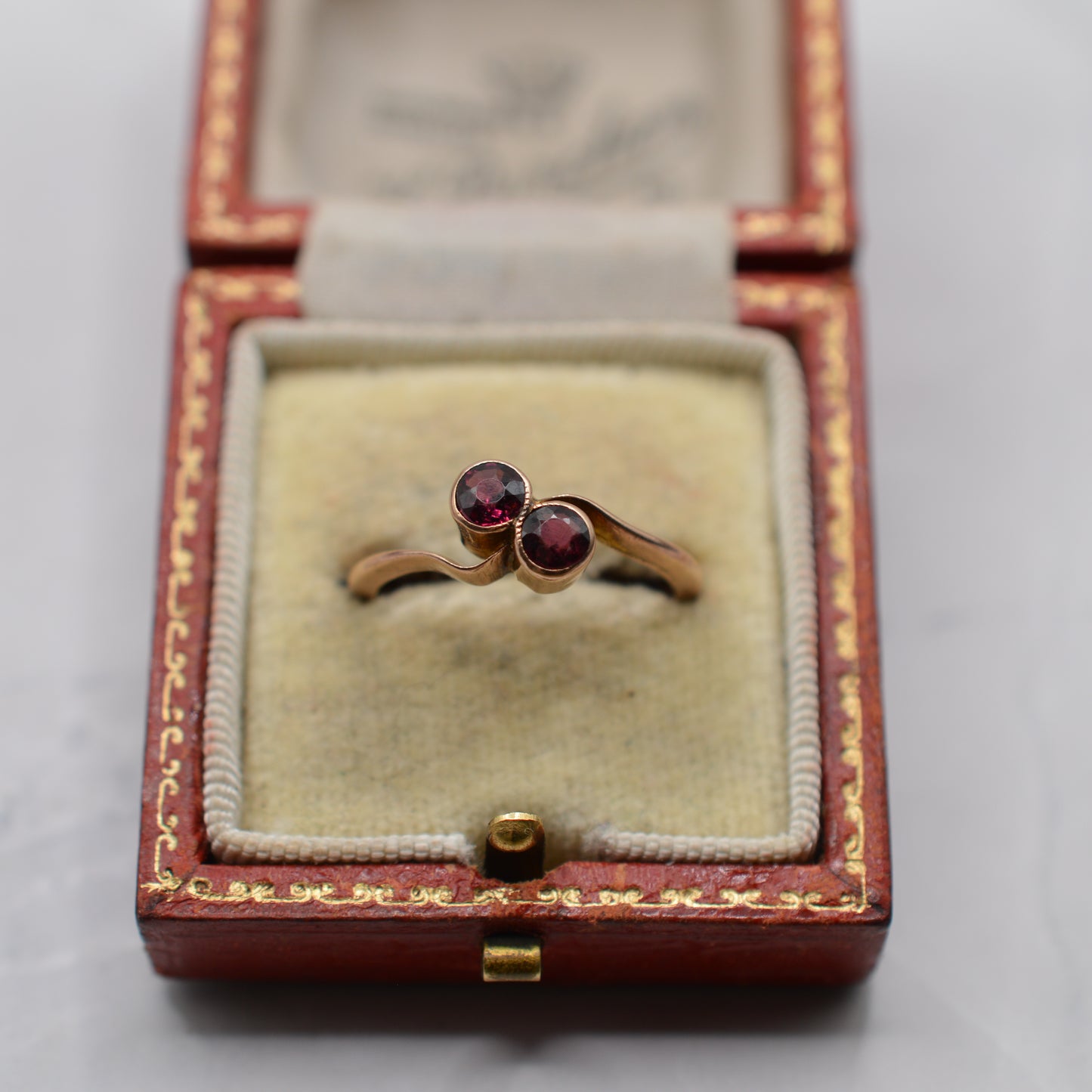 1916 Antique 9ct Gold Garnet Toi-et-Moi Ring