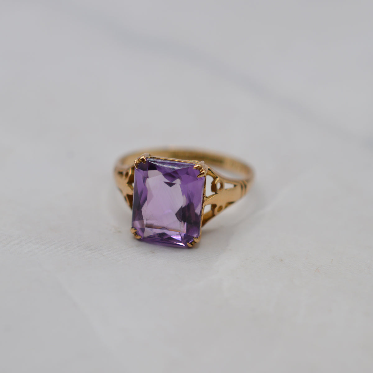1960s Vintage 9ct Gold Amethyst Solitaire Ring