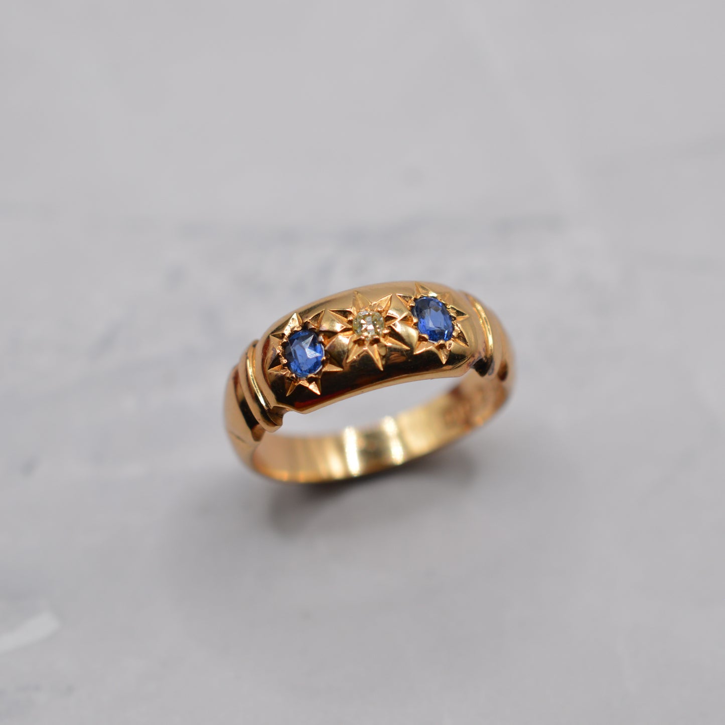 1912 Antique Chunky 18ct Gold Sapphire & Diamond Gypsy Starburst Ring