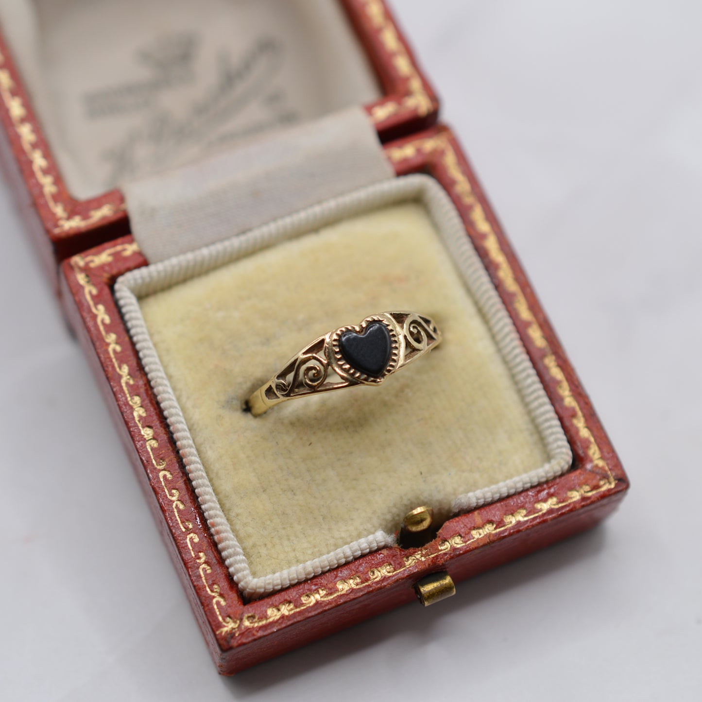 1990s Vintage 9ct Gold Onyx Heart Signet Ring