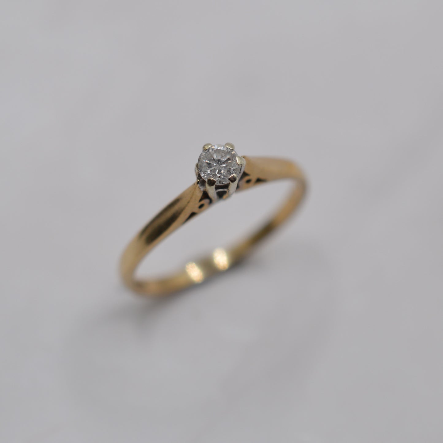 1980s Vintage 9ct Gold Diamond Solitaire Ring