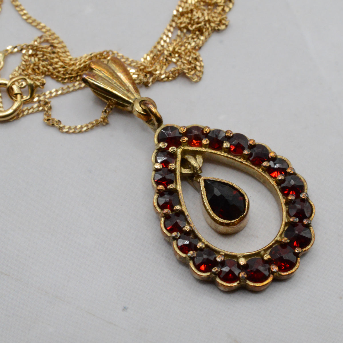 9ct Gold Garnet Drop Cluster Pendant Necklace (18”)