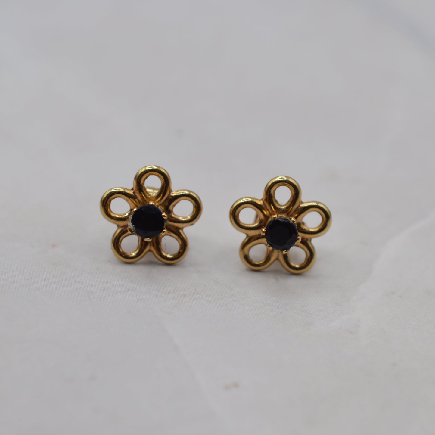 9ct Gold Sapphire Floral Stud Earrings