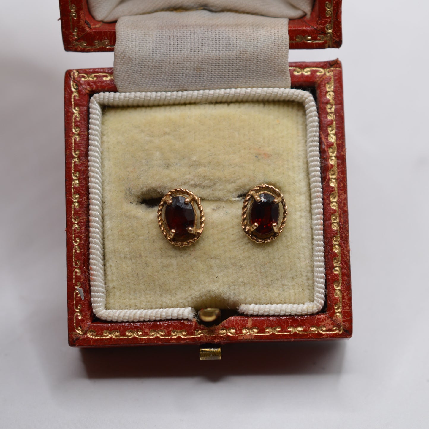 1960s Vintage 9ct Gold Garnet Stud Earrings with Rope-Twist Border