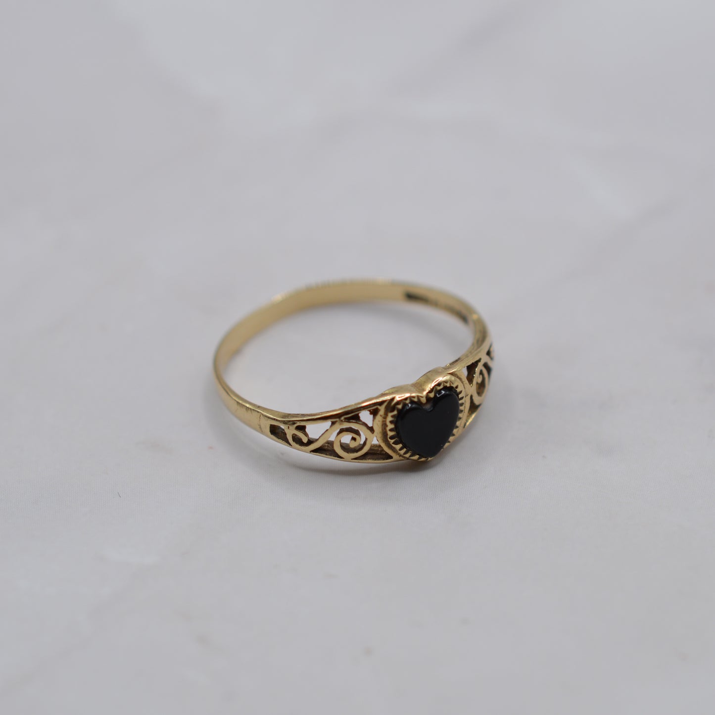 1990s Vintage 9ct Gold Onyx Heart Signet Ring