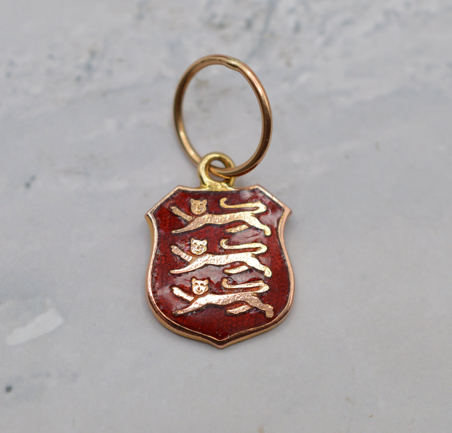 1970s Vintage 9ct Gold Enamel Three Lions Crest Pendant/Charm