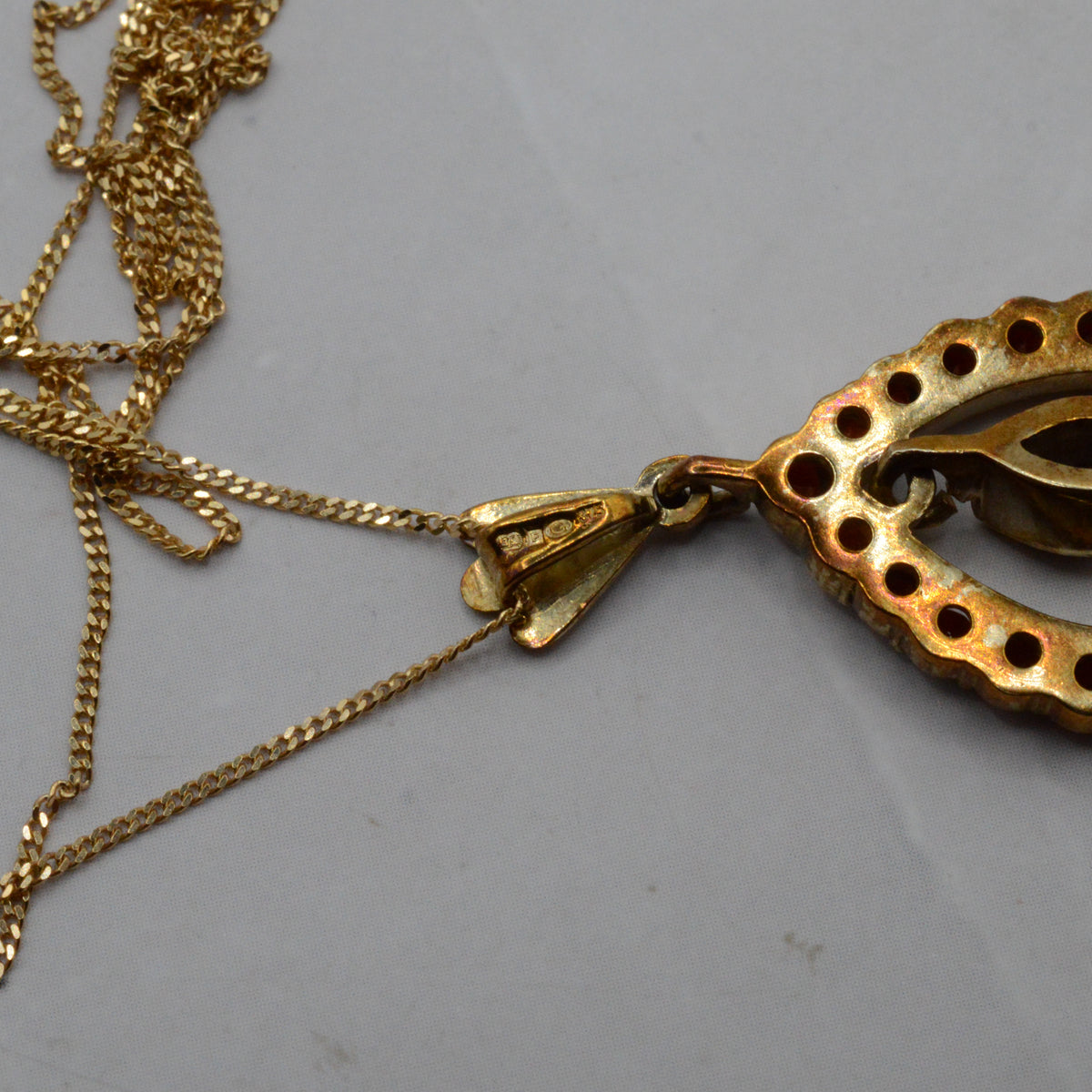 9ct Gold Garnet Drop Cluster Pendant Necklace (18”)